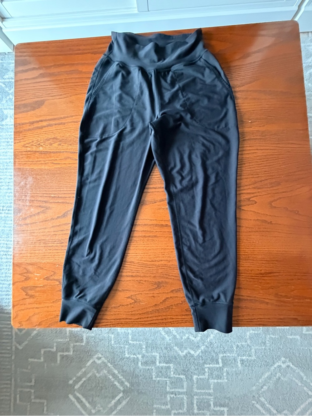 Old Navy Black Women's Jogger Track Pants